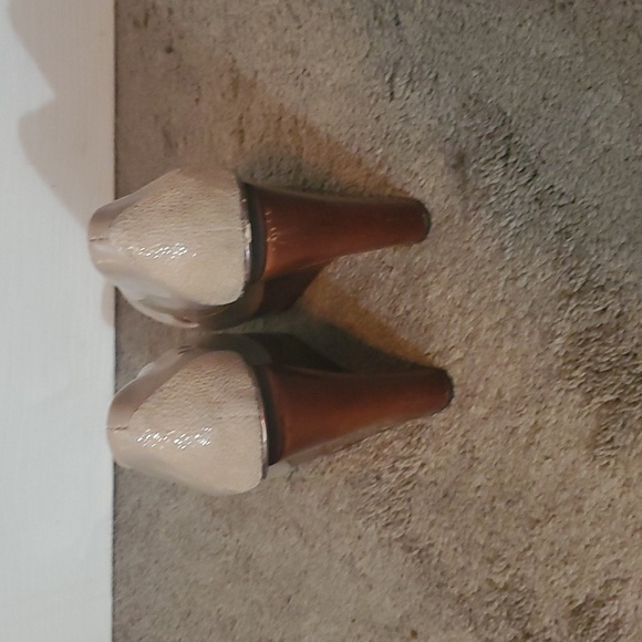 Womens Size 7 Badgley Mischka wedge heels - Picture 4 of 6